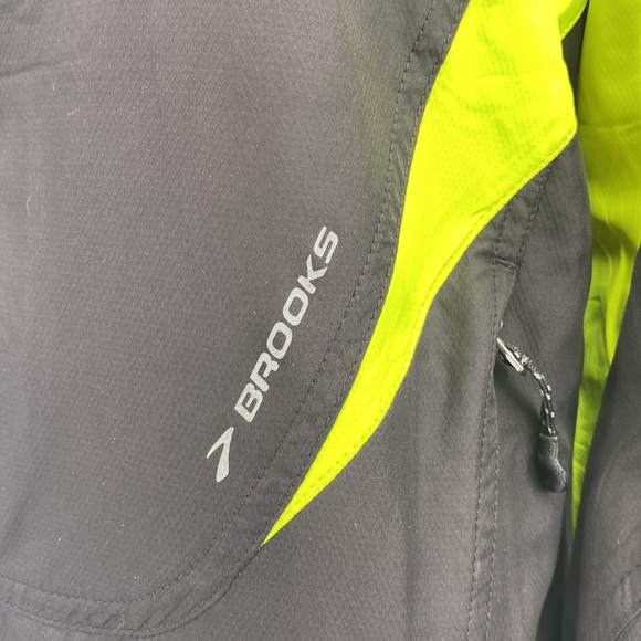 Brooks Night Vision Windbreaker - Picture 4 of 12